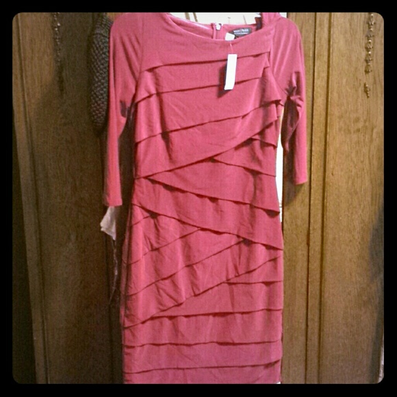 BURGANDY Dress - Picture 1 of 2